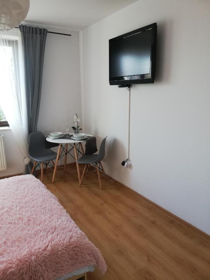Pokoje Przy Rondzie Apartment เชสโตฮอวา ภายนอก รูปภาพ